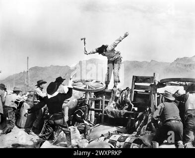 The Apache Fighting Union Soldiers, am Set des Films „The Last Outpost“, Paramount Pictures, 1951, wiederveröffentlicht als „Cavalry Charge“, Citation Films, 1962 Stockfoto