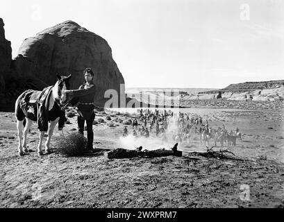 Sal Mineo, am Set des Films „Cheyenne Herbst“, Warner Bros., 1964 Stockfoto