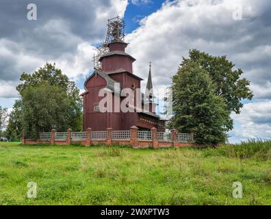 Holzkirche St. Johannes der Theologe am Fluss Ischnja, 1689, Rostow, Jaroslawl, Russland Stockfoto