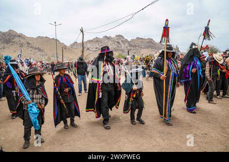 HERMOSILLO, MEXIKO - MÄRZ 30: Pharisäer mit Speeren während der Feierlichkeiten der Karwoche am 30. März 2024 in Hermosillo, Mexiko. (Foto von Luis Gutiérrez/Norte Foto ) Stockfoto