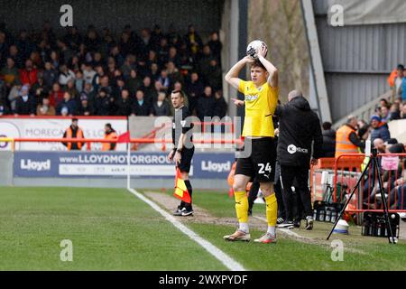 Morecambe am Montag, 1. April 2024. Barrow's Rory Feely in Aktion während des Spiels der Sky Bet League 2 zwischen Morecambe und Barrow in der Globe Arena in Morecambe am Montag, den 1. April 2024. (Foto: Mark Fletcher | MI News) Credit: MI News & Sport /Alamy Live News Stockfoto