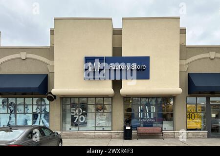 Logoschild des GAP Factory Store im Windsor Crossing Premium Outlet Mall in Kanada Stockfoto