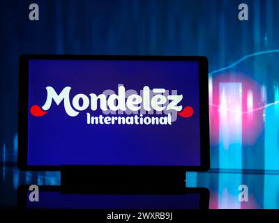 Deutschland. April 2024. In dieser Abbildung ist ein Logo von Mondelez International, Inc. Auf einem Tablet zu sehen. Quelle: SOPA Images Limited/Alamy Live News Stockfoto