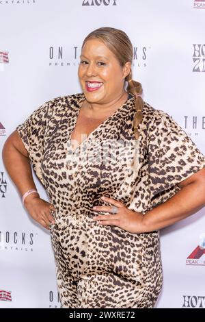 Los Angeles, USA. April 2024. Fotografin Claudia LaRoche besucht Christine Peakes 'Cheeky Peakey's Comedy Show' im Hotel Ziggy, Los Angeles, CA, 1. April 2024 Credit: Eugene Powers/Alamy Live News Stockfoto