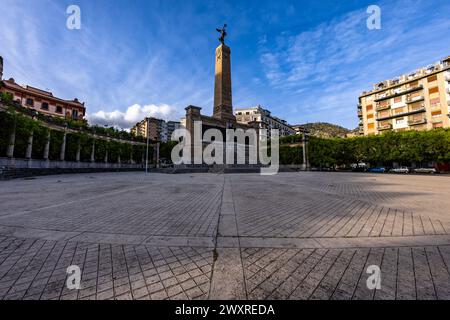 Palermo, Italien. 1. April 2024 abgebildet: Statua della Libertà in Palermo, Sizilien. Kredit: Rich Dyson Stockfoto