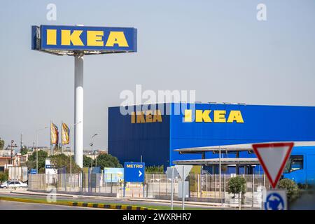 Antalya, Türkei - 29. März 2024: IKEA Antalya Store. IKEA ist der weltweit größte Möbelhändler und verkauft montagefertige Möbel Stockfoto