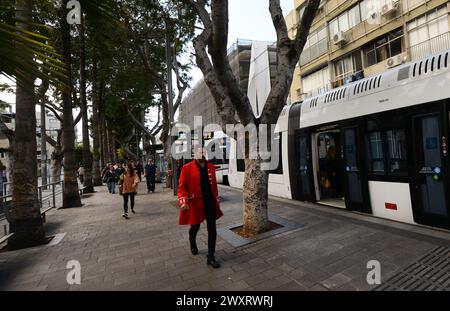 Die neue Stadtbahn am Bahnhof Salame in Jaffa, Israel. Stockfoto