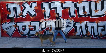 Park HaMesila entlang der Eisenbahngleise aus der osmanischen Zeit in Tel Aviv, Israel. Stockfoto