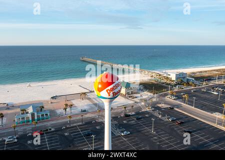 Bilder des Pensacola Beach Water Tower. Gelegen in Pensacola Beach, Florida, USA. Der Wasserturm ist ein ikonisches Symbol von Pensacola. ©Pau Stockfoto