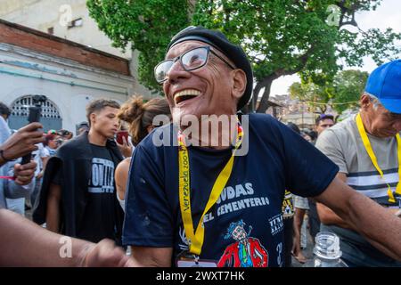 Traditionelle Verbrennung von Judas, am Ostersonntag, während der Karwoche im beliebten Viertel Cementerio in Caracas, Venezuela, wo eine Puppenrepresentin Stockfoto