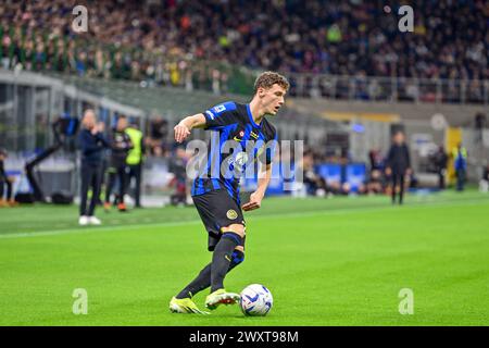 Mailand, Italien. April 2024. Benjamin Pavard (28) von Inter war in der Serie A zwischen Inter und Empoli bei Giuseppe Meazza in Mailand zu sehen. (Foto: Gonzales Photo - Tommaso Fimiano). Stockfoto