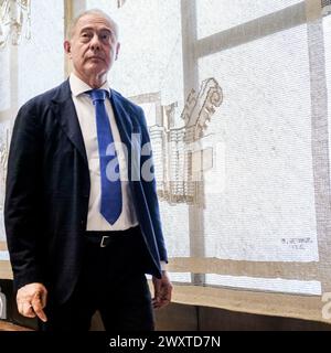 IL Ministro delle Imprese e del Made in Italy Adolfo Urso durante la präsentazione della Prima Giornata del Made in Italy che si terrà ogni 15 aprile anniversario della nascita di Leonardo da Vinci, evento tenutasi presso il MIMIT A Roma, Martedì 02 April 2024 (Foto Mauro Scrobogna/LaPresse) der Minister für Wirtschaft und Made in Italy Adolfo Urso anlässlich der Veranstaltung des ersten Made in Italy Day, der jeden 15. April der Geburt von Leonardo da Vinci stattfindet, Veranstaltung im MIMIT in Rom, Dienstag, den 2. April 2024 (Foto: Mauro Scrobogna/LaPresse) Stockfoto