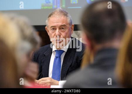 IL Ministro delle Imprese e del Made in Italy Adolfo Urso durante la präsentazione della Prima Giornata del Made in Italy che si terrà ogni 15 aprile anniversario della nascita di Leonardo da Vinci, evento tenutasi presso il MIMIT A Roma, Martedì 02 April 2024 (Foto Mauro Scrobogna/LaPresse) der Minister für Wirtschaft und Made in Italy Adolfo Urso anlässlich der Veranstaltung des ersten Made in Italy Day, der jeden 15. April der Geburt von Leonardo da Vinci stattfindet, Veranstaltung im MIMIT in Rom, Dienstag, den 2. April 2024 (Foto: Mauro Scrobogna/LaPresse) Stockfoto