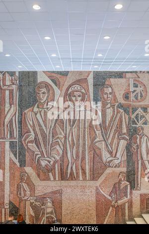 Mosaike im Inneren des Staatlichen Museums für die Geschichte der Kosmonautik in Zsiolkowski, Kaluga, Russland Stockfoto