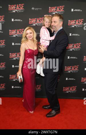 Sydney, Australien. Samstag, 2. April 2024. TBC nimmt am Eröffnungsabend des roten Teppichs der neuen australischen Produktion von Grease im Capitol Theatre, Campbell Street, Haymarket Teil. Richard Milnes/Alamy Live News Stockfoto