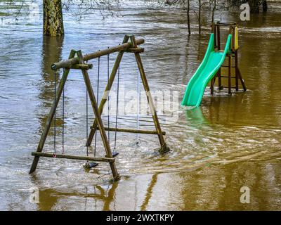 Campingspielplatz überschwemmt, nachdem der Fluss Creuse seine Ufer von starken Regenfällen in der Region platzte - Tournon-Saint-Martin, Indre (36), Frankreich. Stockfoto