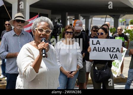 San Juan, USA. April 2024. Senatorin Ana Irma Rivera Lassen von der Citizens' Victory Movement (MVC), die sich für das Amt des Resident Commissioner kandidiert, spricht am Montag, den 1. April 2024, vor dem Berufungsgericht von Puerto Rico in San Juan, Puerto Rico. Die MVC reichte in einer kürzlich von der Partido Popular Democrático vorgelegten Klage Berufung gegen die Entscheidung eines Richters ein, die dazu führte, dass mehrere MVC-Kandidaten von der Kandidatur bei den bevorstehenden Wahlen ausgeschlossen wurden. (Foto: Carlos Berríos Polanco/SIPA USA) Credit: SIPA USA/Alamy Live News Stockfoto