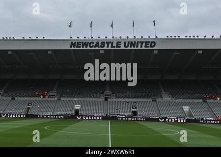 Ein allgemeiner Blick auf den St. James’ Park während des Premier League-Spiels Newcastle United gegen Everton at St. James's Park, Newcastle, Großbritannien, 2. April 2024 (Foto: Mark Cosgrove/News Images) Stockfoto