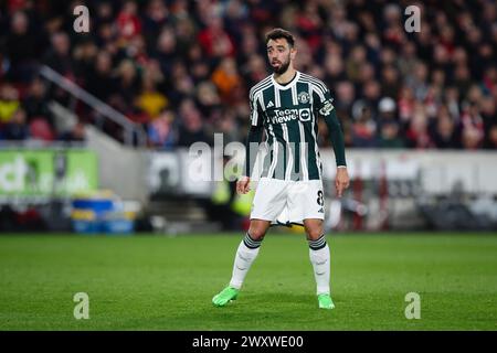 LONDON, UK - 30. März 2024: Bruno Fernandes von Manchester United sieht beim Spiel der Premier League zwischen Brentford FC und Manchester United an Stockfoto