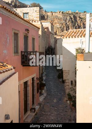 Im Inneren der mittelalterlichen Burgstadt Monemvasia. Die Insel Monemvasia liegt in der Nähe von Sparta, Griechenland Stockfoto