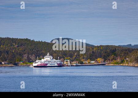 BC Ferries Salish Eagle legte in Sturdies Bay auf Galiano Island in Kanada an Stockfoto