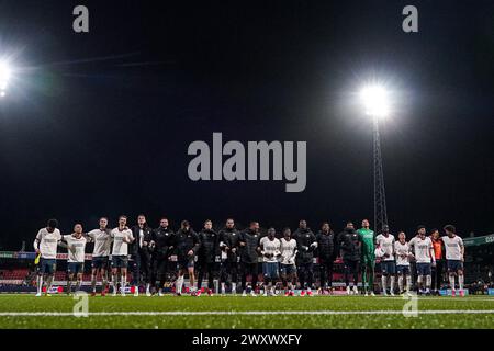 Rotterdam, Niederlande. April 2024. ROTTERDAM, NIEDERLANDE - 2. APRIL: PSV-Spieler feiern den Sieg beim niederländischen Eredivisie-Spiel zwischen Excelsior Rotterdam und PSV im Van Donge en de Roo stadion am 2. April 2024 in Rotterdam. (Foto von Joris Verwijst/Orange Pictures) Credit: Orange Pics BV/Alamy Live News Stockfoto