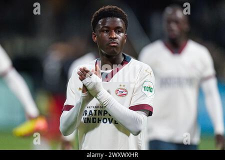 Rotterdam, Niederlande. April 2024. ROTTERDAM, NIEDERLANDE - 2. APRIL: Isaac Babadi von PSV dankt den Fans während des niederländischen Eredivisie-Spiels zwischen Excelsior Rotterdam und PSV im Van Donge en de Roo stadion am 2. April 2024 in Rotterdam. (Foto von Joris Verwijst/Orange Pictures) Credit: Orange Pics BV/Alamy Live News Stockfoto