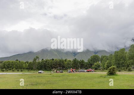 San Miguel de Tucuman, Argentinien - 22. Januar 2024: Wolken über den Hügeln am Staudamm La Angostura in Tucuman. Stockfoto