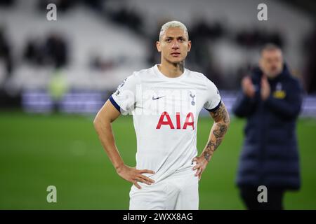LONDON, UK - 2. April 2024: Richarlison aus Tottenham Hotspur sieht nach dem Spiel der Premier League zwischen West Ham United und Tottenham Hotspur FC im London Stadium niedergeschlagen aus (Credit: Craig Mercer/ Alamy Live News) Stockfoto