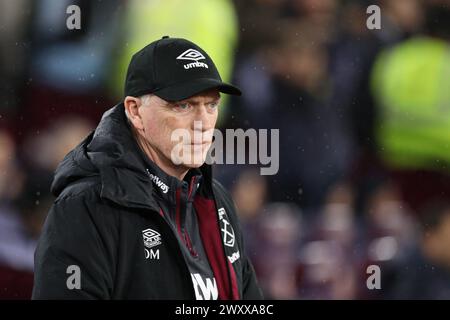 London, Großbritannien. April 2024. David Moyes, Manager von West Ham United, vor dem Spiel der Premier League zwischen West Ham United und Tottenham Hotspur im London Stadium, Queen Elizabeth Olympic Park, London, England am 2. April 2024. Foto von Joshua Smith. Nur redaktionelle Verwendung, Lizenz für kommerzielle Nutzung erforderlich. Keine Verwendung bei Wetten, Spielen oder Publikationen eines einzelnen Clubs/einer Liga/eines Spielers. Quelle: UK Sports Pics Ltd/Alamy Live News Stockfoto