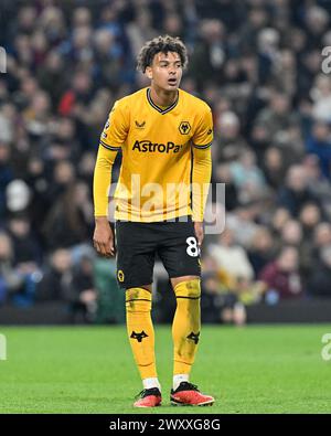 Burnley, Großbritannien. April 2024. Leon Chiwome von Wolverhampton Wanderers, während des Premier League-Spiels Burnley gegen Wolverhampton Wanderers in Turf Moor, Burnley, Vereinigtes Königreich, 2. April 2024 (Foto: Cody Froggatt/News Images) in Burnley, Vereinigtes Königreich am 2. April 2024. (Foto: Cody Froggatt/News Images/SIPA USA) Credit: SIPA USA/Alamy Live News Stockfoto