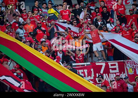 2. April 2024: Estádio Mario Alberto Kempes, Córdoba, Argentinien: Fans von Internacional, während Belgrano und Internacional, 1. Runde der Gruppe c der Copa Sul-America 2024 Stockfoto