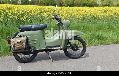 Moped Schwalbe KR 51 von Simson Suhl aus der DDR Stockfoto