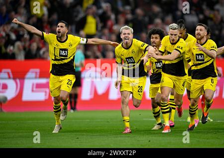 Torfeier Julian Ryerson Borussia Dortmund BVB (26), Nico Schlotterbeck Borussia Dortmund BVB (04), Emre Can Borussia Dortmund BVB (23) Salih Stockfoto