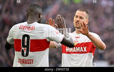 Torfeier Serhou Guirassy VfB Stuttgart (09) Geste, Geste, Waldemar Anton VfB Stuttgart (02) MHPArena, MHP Arena Stuttgart Stockfoto