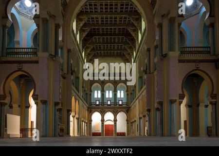 Blick auf die Akropolis, auch bekannt als St. Louis Kathedrale, ist eine römisch-katholische Kirche im Herzen des Gouvernements Tunis in Tunesien. Stockfoto