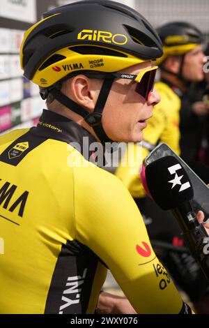 Kanbo, Spanien. April 2024. VINGEGAARD Jonas VOM Team Visma Credit: Abaca Press/Alamy Live News Stockfoto