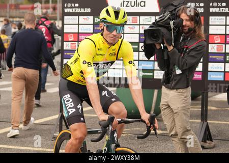 Kanbo, Espagne. April 2024. Primoz Roglic von BORA-hansgrohe während des Itzulia Baskenland 2024, Radrennen, Stage 2 Irun - Kanbo, am 2. April 2024 in Kanbo, Spanien - Foto Laurent Lairys/DPPI Credit: DPPI Media/Alamy Live News Stockfoto