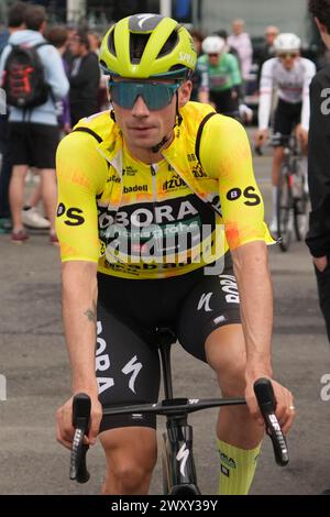 Kanbo, Espagne. April 2024. Primoz Roglic von BORA-hansgrohe während des Itzulia Baskenland 2024, Radrennen, Stage 2 Irun - Kanbo, am 2. April 2024 in Kanbo, Spanien - Foto Laurent Lairys/DPPI Credit: DPPI Media/Alamy Live News Stockfoto