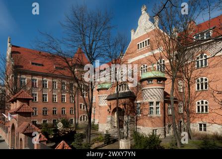 Ehemalige staatliche Industrieschule in Kraków, Adam Mickiewicz Avenue, Krakau, Polen Stockfoto