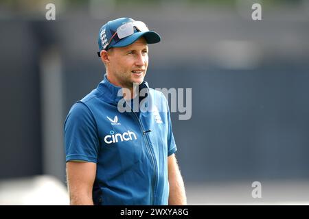 Dateifoto vom 07-09-2023 von Joe Root. Fans, die eine weitere miserable Kampagne für Yorkshire erwarten, haben zwei gute Gründe für Optimismus: Harry Brook und Joe Root. Nach dem Abschied von der IPL stehen zwei der besten Batter des Landes für jeweils fünf erstklassige Spiele in den ersten sieben Runden zur Verfügung, darunter vier gemeinsam. Ausgabedatum: Mittwoch, 3. April 2024. Stockfoto