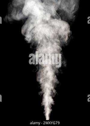 Abstrakter weißer Rauch wirbelt isoliert auf schwarzem Hintergrund Stockfoto