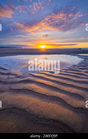 Ein wunderschöner Sonnenuntergang am Strand in der Nähe von Wissant, Cote d'Opale, Frankreich Stockfoto