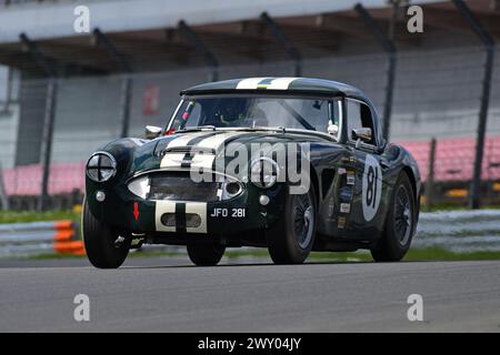 Joseph Willmott, Austin Healey 3000, Equipe Pre ’63 und ’50s, Sports and GT Cars, ein 30-minütiges Rennen. Fahrzeuge vor 1963 fahren auf dem historischen Dunlop CR65 L se Stockfoto