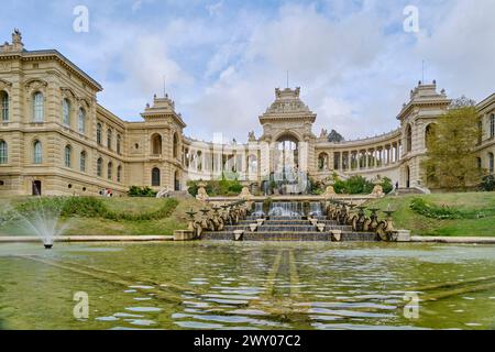 Das Musée des Beaux-Arts de Marseille ist eines der wichtigsten Museen der Stadt Marseille. Es befindet sich in einem Flügel des Palais Longchamp und zeigt einen Stockfoto