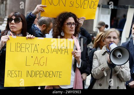 Roma, Italien. April 2024. I giornalisti dell'agenzia AGI manifestano davanti al Pantheon contro la cessione dell'agenzia stampa al Polo editoriale del gruppo Angelucci Politica - Roma, Italia - Mercoled&#xec; 3. April 2024 (Foto Cecilia Fabiano/LaPresse)&#xa0; Journalisten der Agentur AGI demonstrieren vor dem Pantheon gegen den Verkauf der Presseagentur an die Angelucci-Verlagsgruppe Politik - Rom, Italien - Mittwoch, 3. April 2024 (Foto Cecilia Fabiano/LaPresse) Credit: LaPresse/Alamy Live News Stockfoto