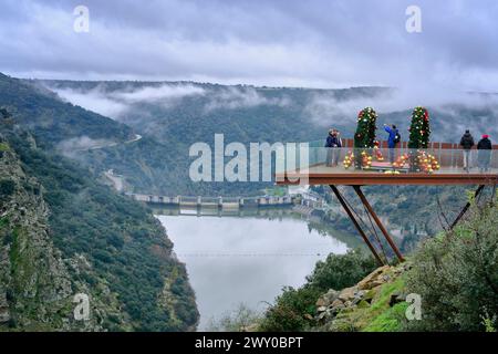 Miranda do Douro Dam zu Weihnachten. Trás-os-Montes, Portugal Stockfoto