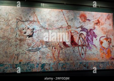 Museum der königlichen Gräber von Aigai (Vergina), Griechenland, das sich um die königlichen Gräber des antiken Königreichs Mazedonien in Aigai dreht. Stockfoto