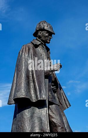 Statue von Sherlock Holmes in Picardy Place, Edinburgh, der Straße, in der sein Schöpfer Sir Arthur Conan Doyle geboren wurde. Stockfoto