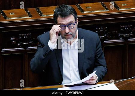 Roma, Italien. April 2024. IL ministro dei Trasporti Matteo Salvini alla Camera dei deputati durante il Fragestunde. Roma, Mercoled&#xec;, 3. april 2024 (Foto Roberto Monaldo/LaPresse) Verkehrsminister Matteo Salvini in der Abgeordnetenkammer während der Fragestunde. Rom, Mittwoch, 3. April 2024 (Foto: Roberto Monaldo/LaPresse) Credit: LaPresse/Alamy Live News Stockfoto